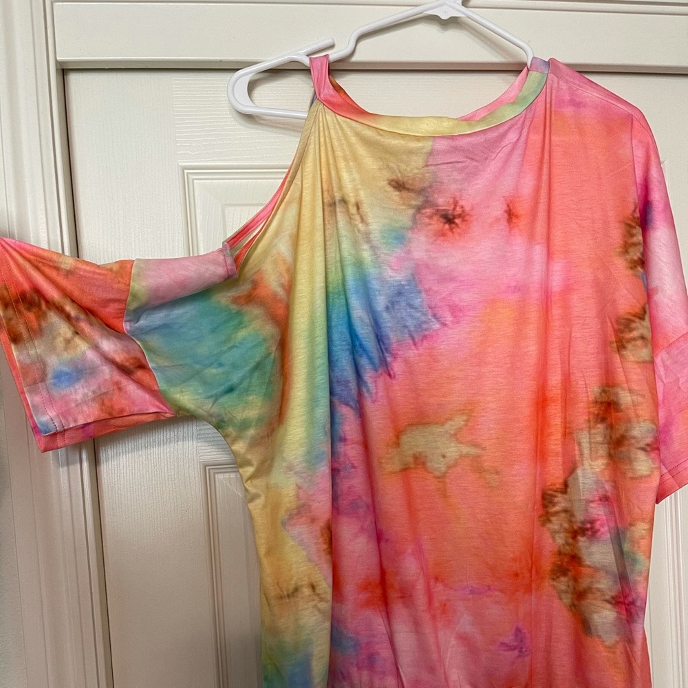 Women’s Open Shoulder Tie Dye Shirt